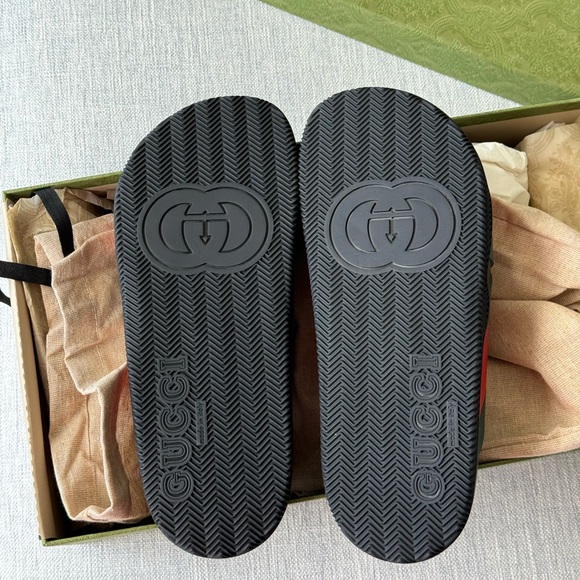 NEW Gucci Women's Web slide sandal, new in box, size 39 - Picture 5 of 7